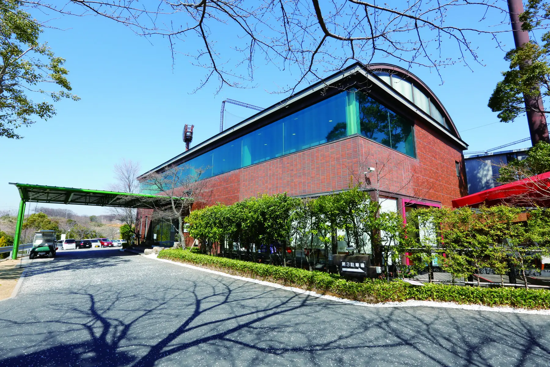 HANZ GOLF CLUBのクラブハウスの外観。